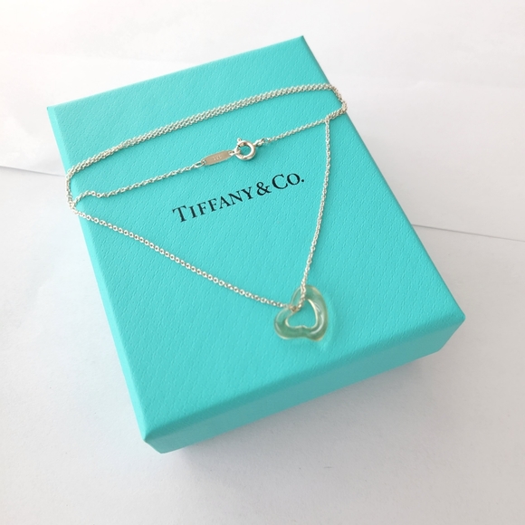 Tiffany & Co. Elsa Peretti gemstone  Open Heart pendant in Rock crystal 16". - Picture 5 of 14